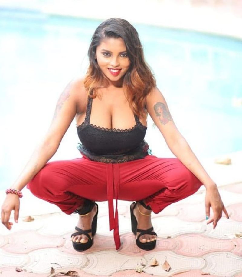 Tik Tok Fame Ilakkiya introduced in Adult comedy tamil movie soon