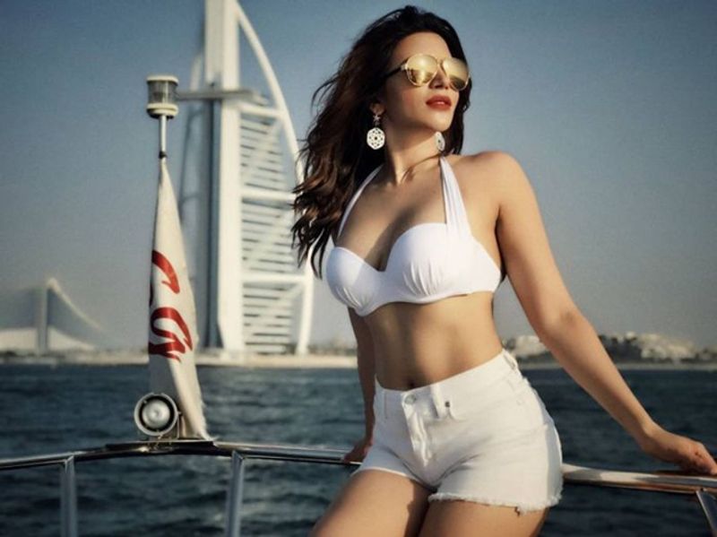 Shama Sikander latest Stunning Pics