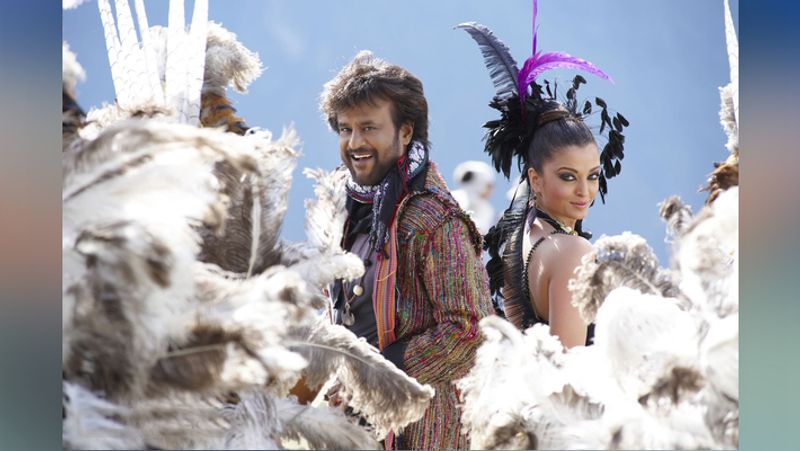 When Rajinikanth was scared to romance with Aishwarya Rai Bachchan because of amitabh bachchan Brd