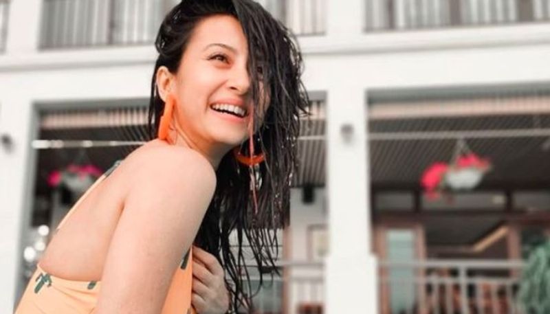 Monami Ghosh shares glimpses from her lavish bathroom ADB
