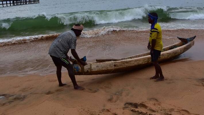 two fishermen missing two fishermen missing
