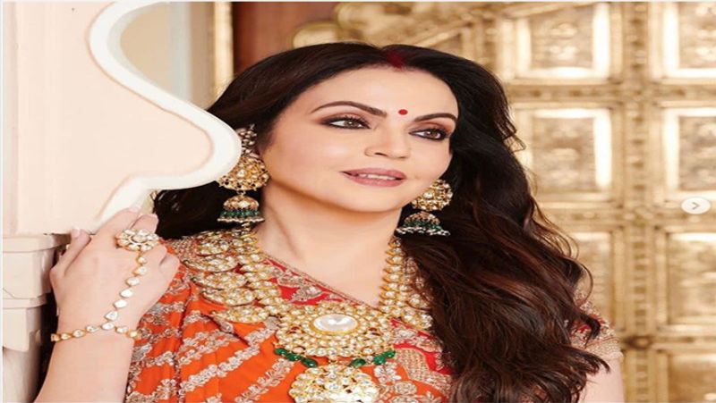 nita or tina ambani who wears most expensive and beautiful dresses on festival dva