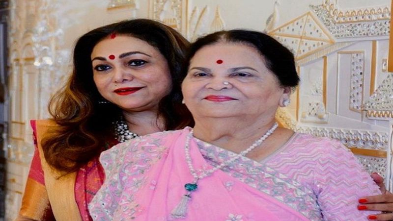 nita or tina ambani who wears most expensive and beautiful dresses on festival dva