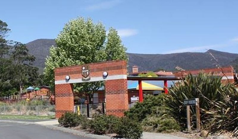 paedophile teacher wont be jailed due to obesity charged with physically assaulting his own 6 students kph