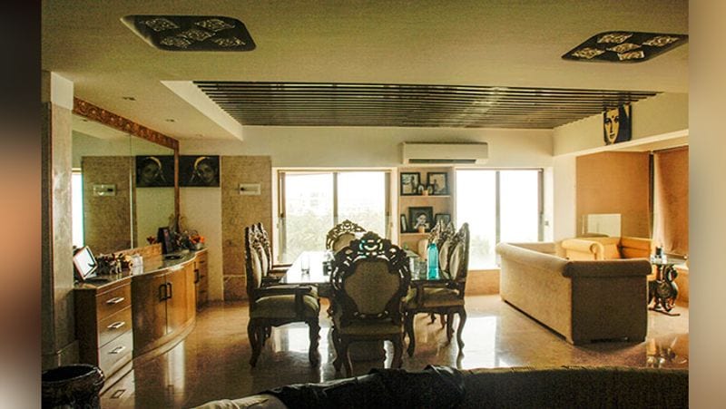 Shraddha Kapoor father Shakti Kapoor beautiful home inside photos KPJ