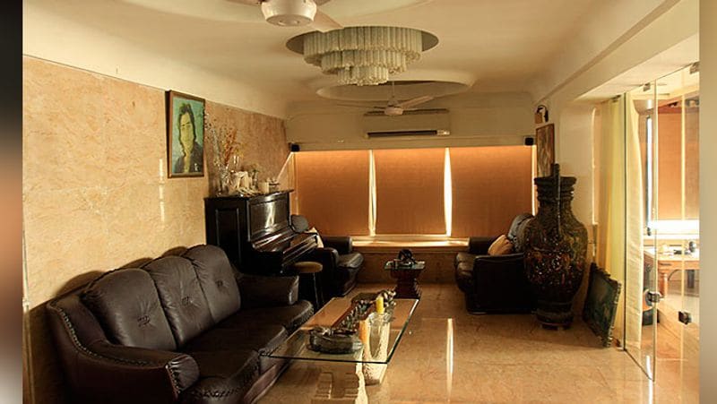 Shraddha Kapoor father Shakti Kapoor beautiful home inside photos KPJ
