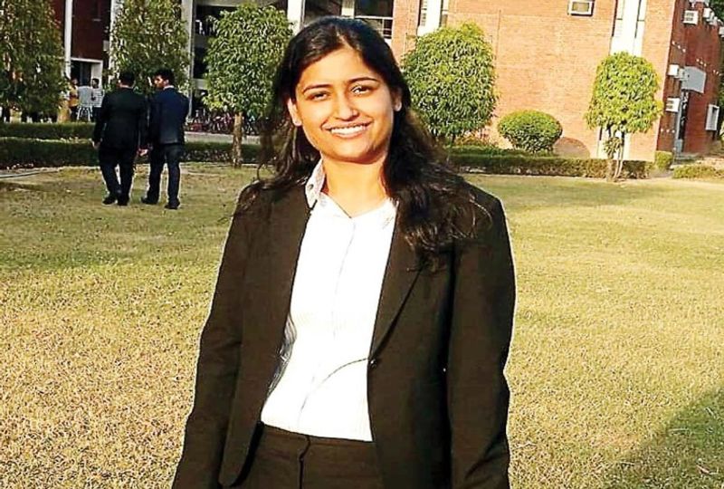UPSC essay writing tips via IAS Chahat Bajpai will help to upsc failure candidates ias success story kpt