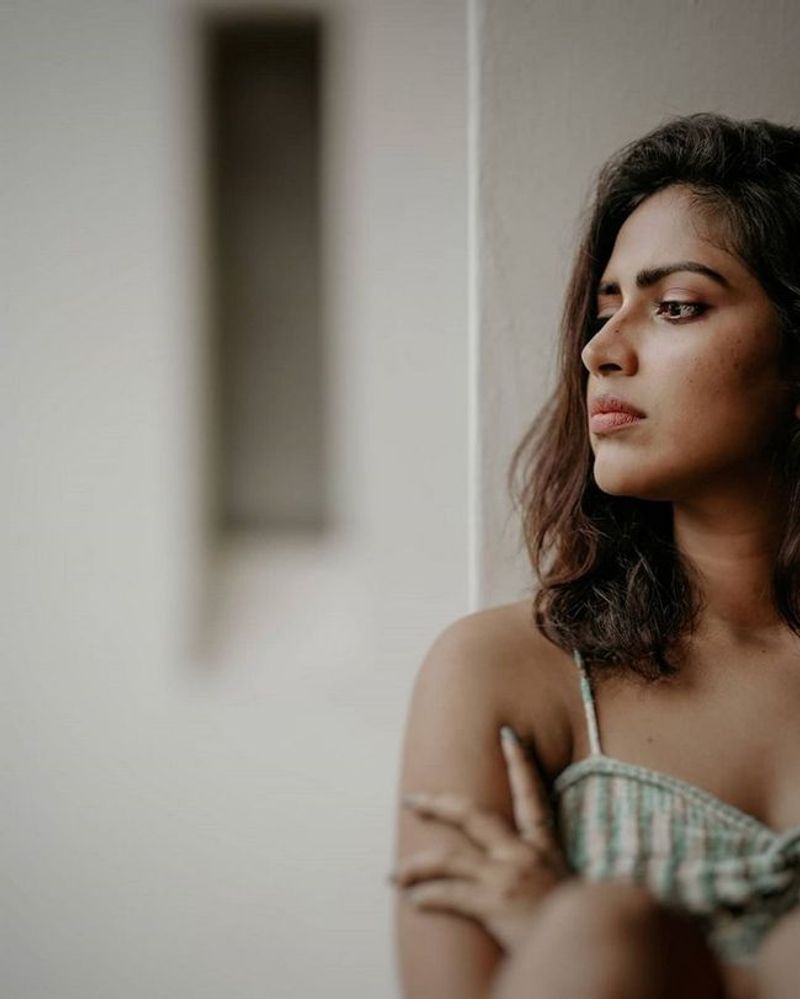 Amala Paul hot pic is just what you need to move on
