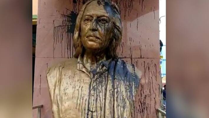 Anti socials put ink on statue of Sushovan Banerjee in Bolpur BTG Anti socials put ink on statue of Sushovan Banerjee in Bolpur BTG