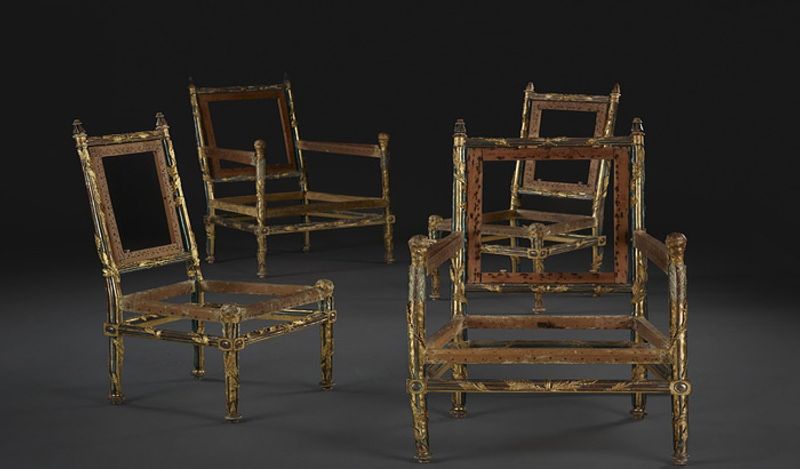 4 broken wooden chairs sold in 22 crore rupees shocks people kph