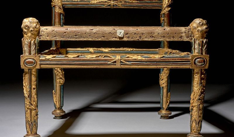 4 broken wooden chairs sold in 22 crore rupees shocks people kph