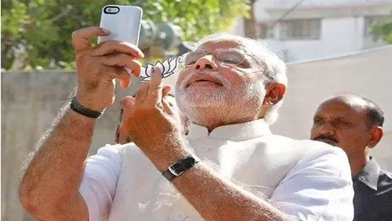 know which mobile phone and sim card pm modi uses dva