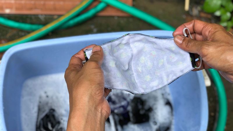 Tips To Deal With Skin Issues Caused By Wearing A Face Mask