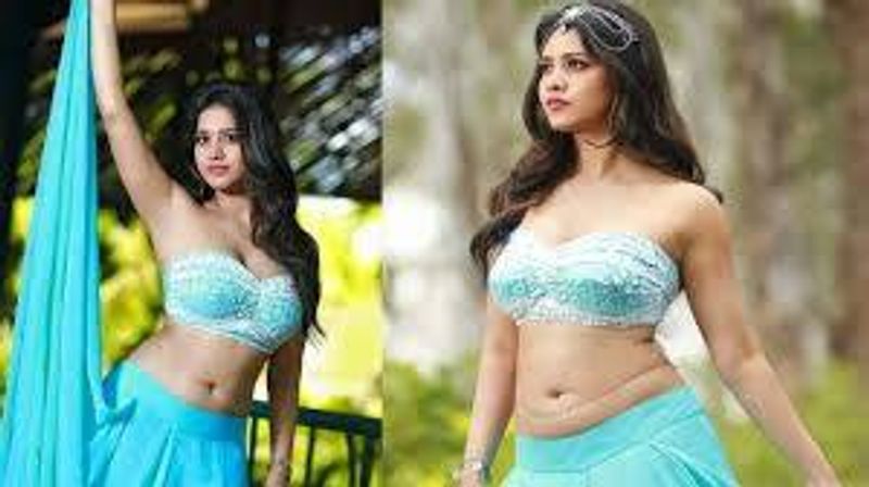 nabha natesh gives the green signal to have a romance with nitin in andhadhun