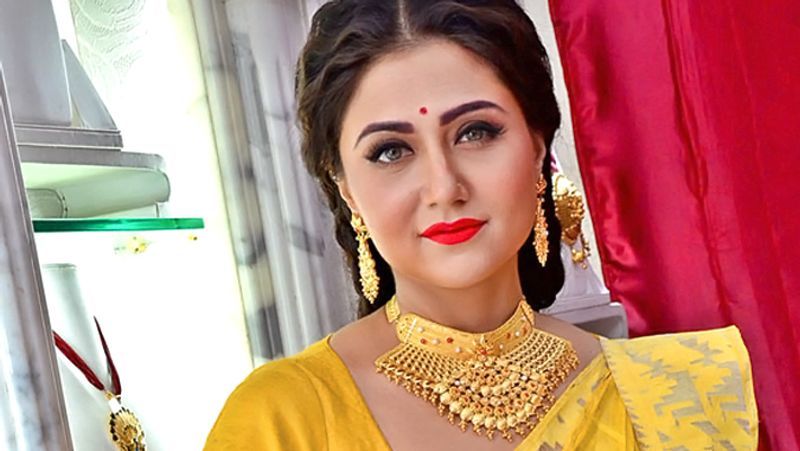 Dil Bechara actor Swastika Mukherjee trolled for flaunting bra straps; here's how she replied