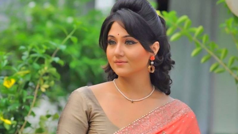 Dil Bechara actor Swastika Mukherjee trolled for flaunting bra straps; here's how she replied