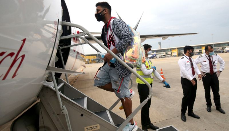 IPL 2020 Delhi Capitals leave for UAE see pictures apc