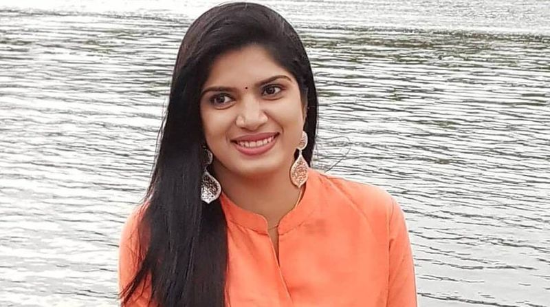 Tv9 Anchor Devi Nagavalli one of the confirmed contestants in the Bigg Boss 4 Telugu