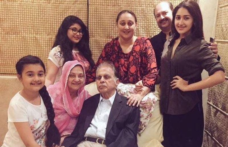 Actor Arya wife sayyeshaa Grand father Died due to Corona virus