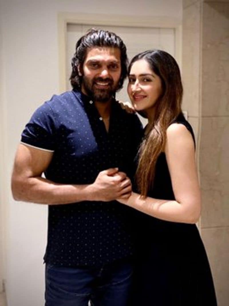 Actor Arya wife sayyeshaa Grand father Died due to Corona virus