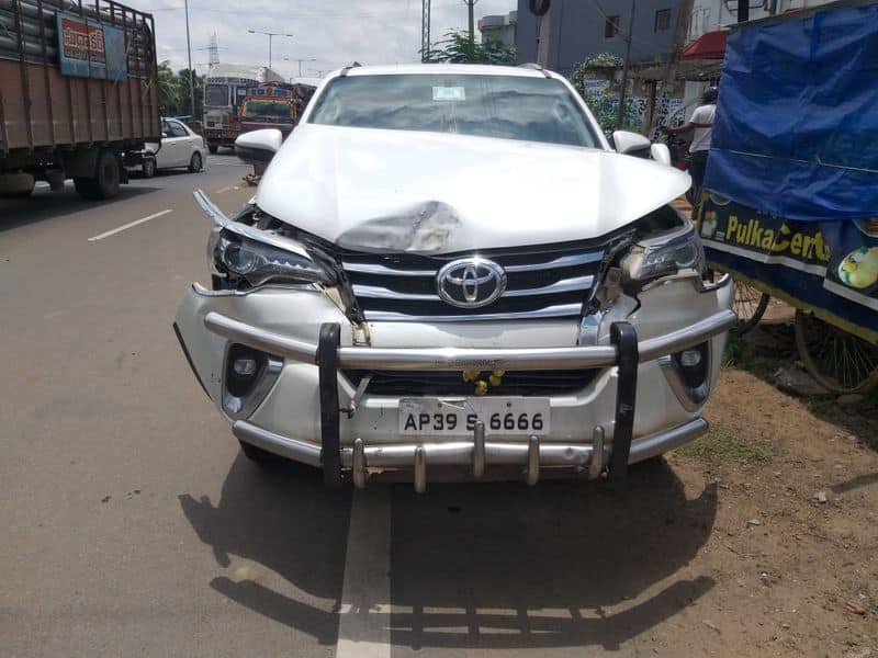 YCP MP Mopidevi Convoy Meets With An Accident