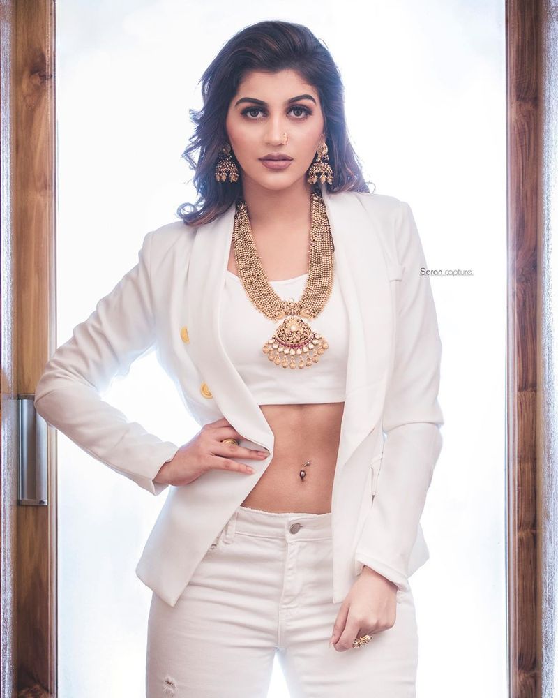 big boss Fame actress Yashika anand hotness Overloaded Photo going viral