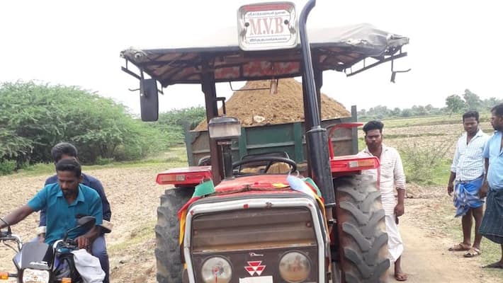 Nagapattinam VAOs kicked out to prevent sand theft ..! Video footage exposed.! Nagapattinam VAOs kicked out to prevent sand theft ..! Video footage exposed.!