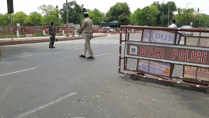 delhi police arrest isis terrorist with improvised explosive devices delhi police arrest isis terrorist with improvised explosive devices