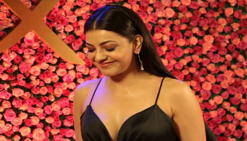 తన ఆన్ స్క్రీన్, ఆఫ్ స్క్రీన్ అప్డేట్స్ను ఎప్పటికప్పుడు అందిస్తుంది. అందుకే ఈ ముద్దుగుమ్మకు సోషల్ మీడియాలో ఫ్యాన్ ఫాలోయింగ్ ఎక్కువ.