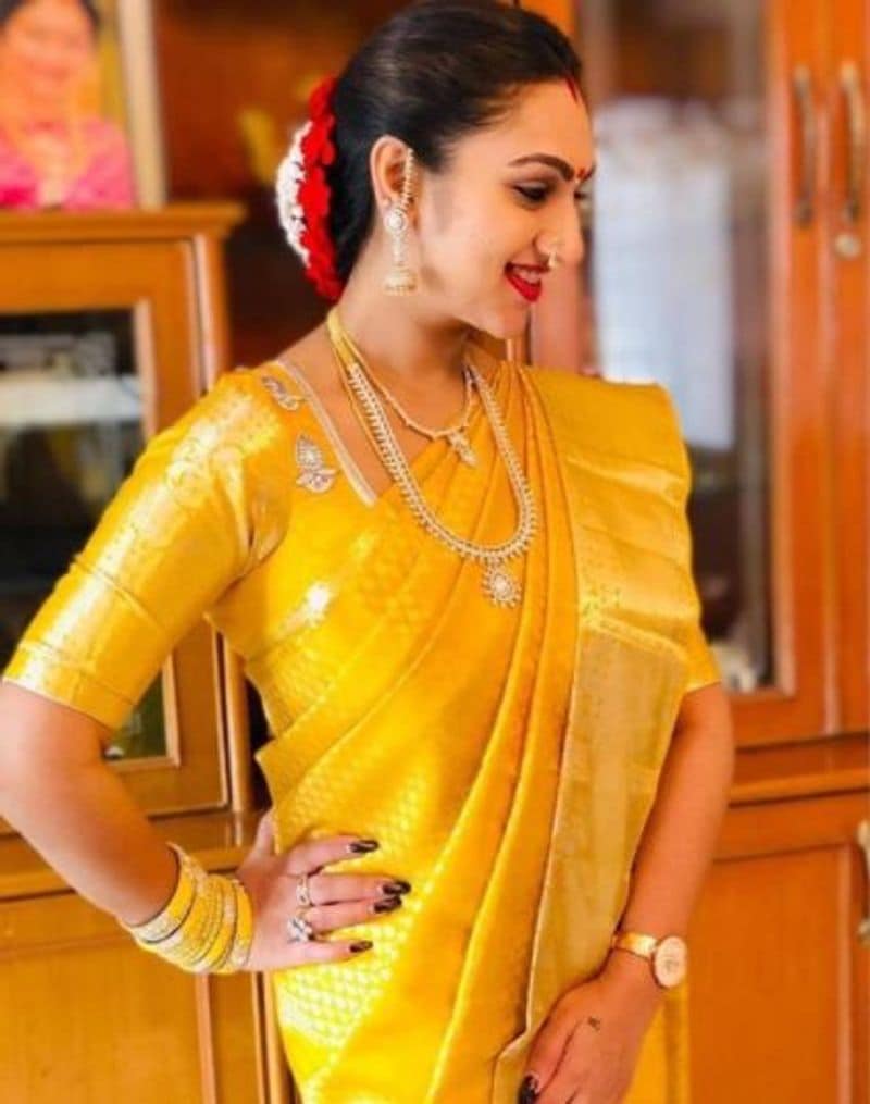 director hari wife pritha vijayakumar latest modern photos