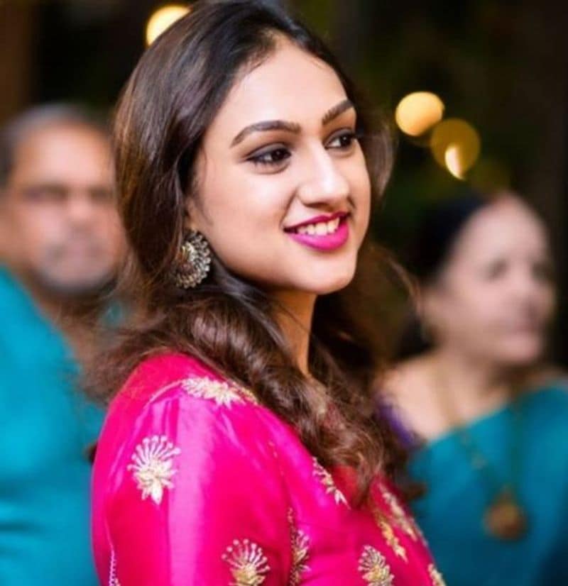 director hari wife pritha vijayakumar latest modern photos