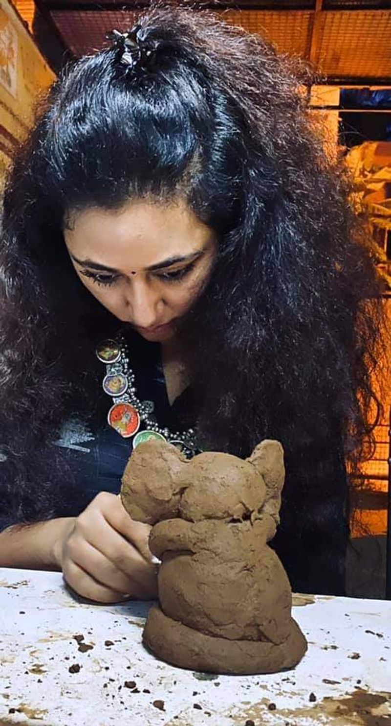 Kannada actor darshan wife prepares ganesha idol at home