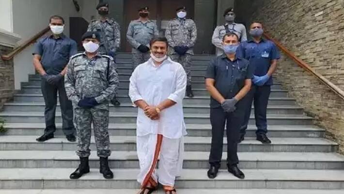 ysrcp narsapuram mp raghu rama krishnam raju with central security staff ysrcp narsapuram mp raghu rama krishnam raju with central security staff