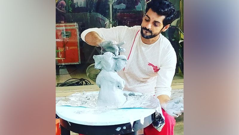 ganesh chaturthi 2020 kareena kapoor khan's Son Taimur Made Ganpati these celebs Also made ganpati their Self At home KPY