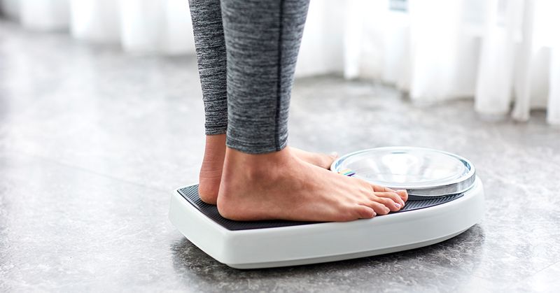 Weight fluctuation: First of all, you need to know that weight loss fluctuation is normal. If your weight fluctuates daily, then there is nothing to worry about or question your dietary choices. In general, our weight fluctuates throughout the day by 500 grams to 1 kilo. It all depends on when you had your meal or performed intense exercises or if you are menstruating. Your weight be a little lower in the morning as compared to evening and at night and there are several reasons behind this.