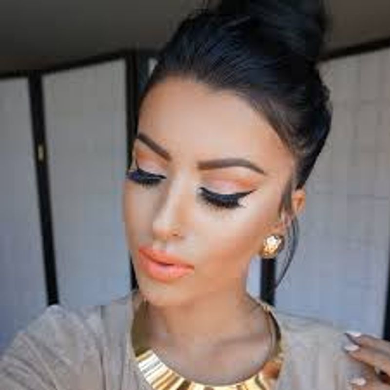 Try these 5 different ways to up your glam game using your lipstick-dnm