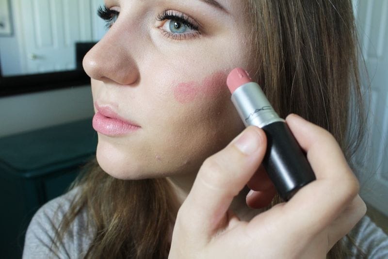 Try these 5 different ways to up your glam game using your lipstick-dnm