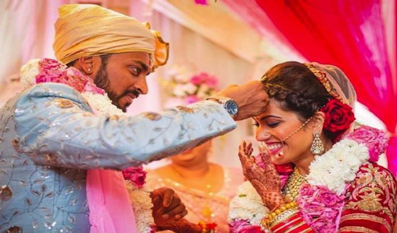 Krunal Pandya's love story more exciting than Hardik, lets know that ahed of IPL 2020 spb