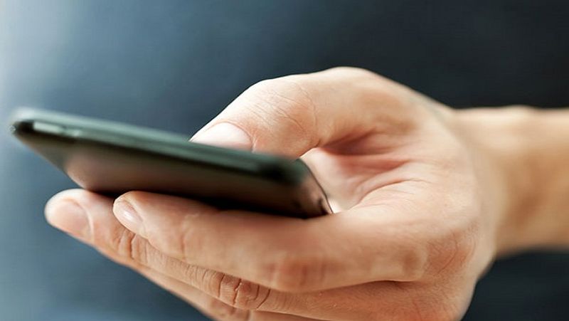EPFO Alert Beware of fraudsters, never share personal details on phone and social media MJA