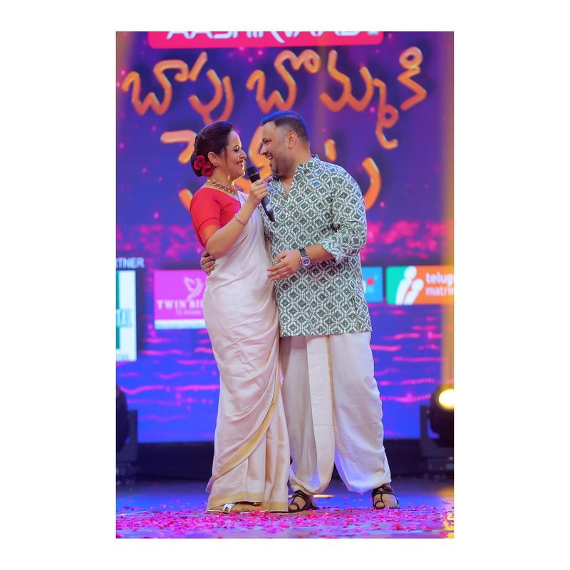 anasuya emotional on her mother reculect there strugle