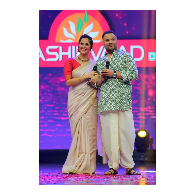 anasuya emotional on her mother reculect there strugle