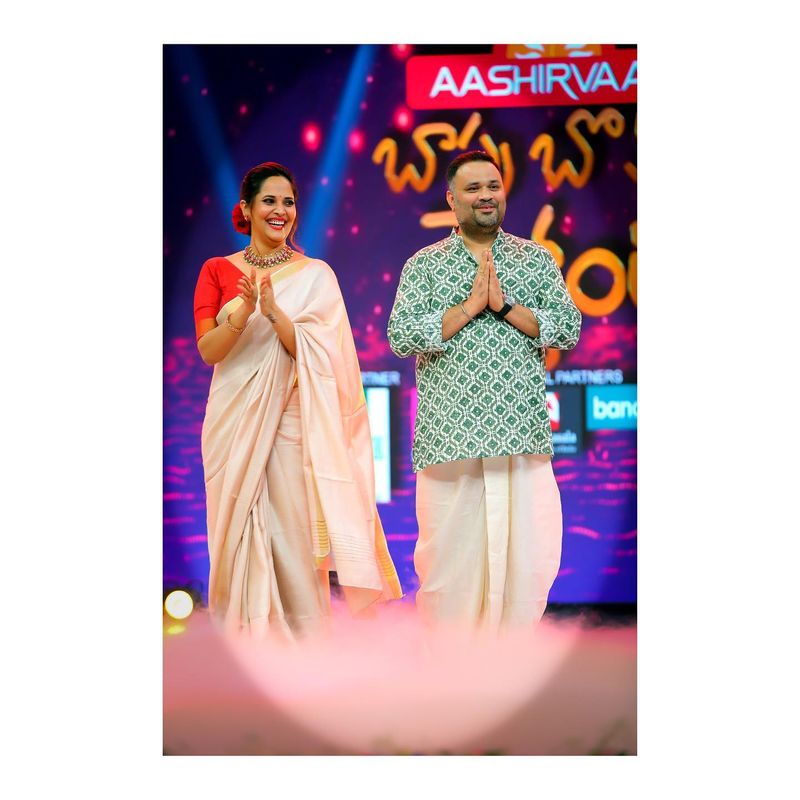 anasuya emotional on her mother reculect there strugle