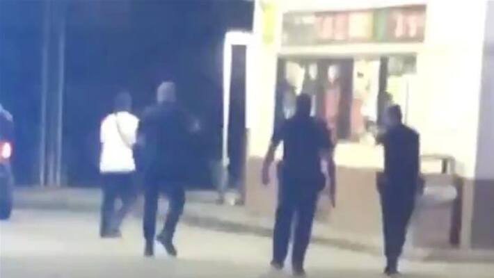 Police shoot, kill Black man outside store in america Police shoot, kill Black man outside store in america