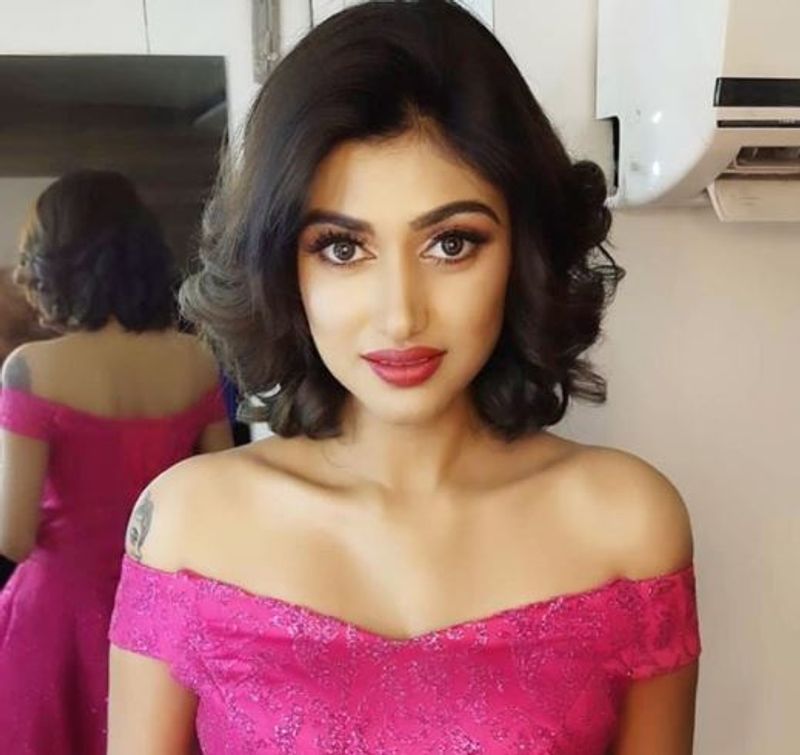 actress oviya latest beautiful photo gallery