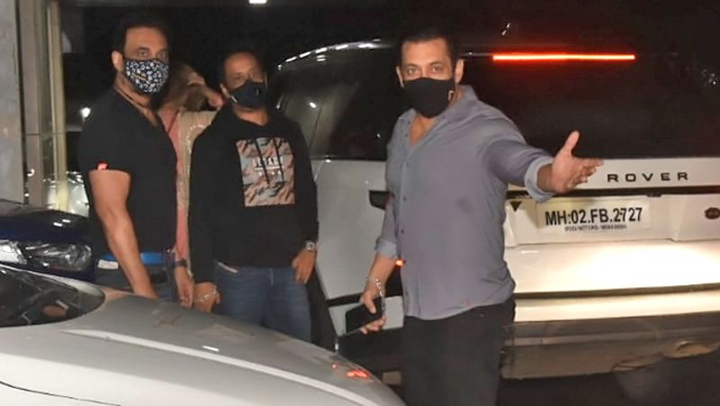 actor Salman khan angry during sister arpita khan ganesh visarjan RBD