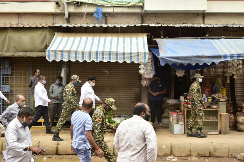 BBMP Mayor Goutham Kumar Visit K R Market in Bengaluru