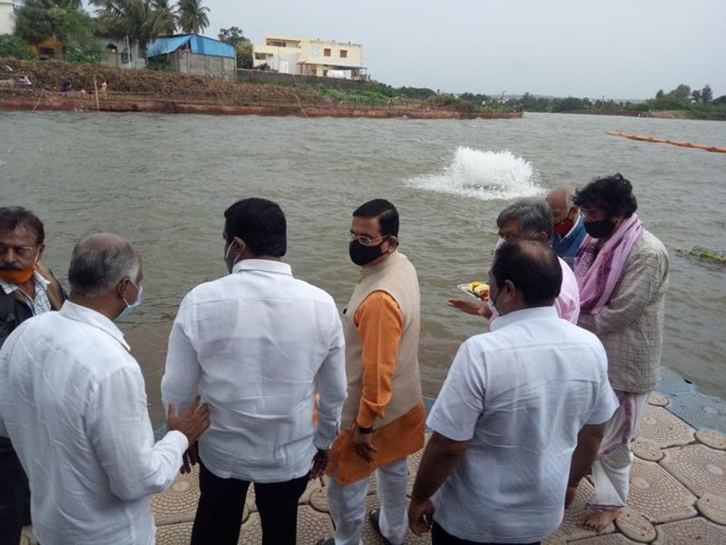 Union Minister Pralhad Joshi Talks Over SmartCity Project