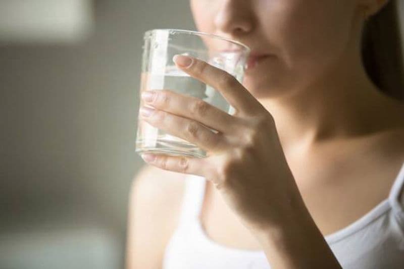 Start your day with warm water: There’s nothing better than a glass of lukewarm water. Almost 75 percent of our body is made of water and electrolytes. In fact, the best way to begin your day is with a glass of water. It helps in flushing out toxins and improves digestion.