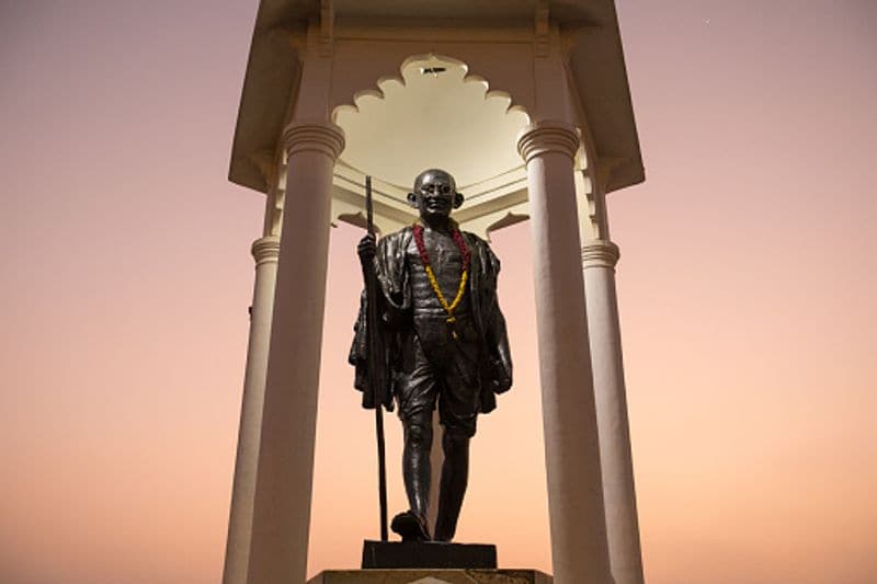 Mahatma Gandhi's spectacles sold for $340,000 at auction in UK - gps
