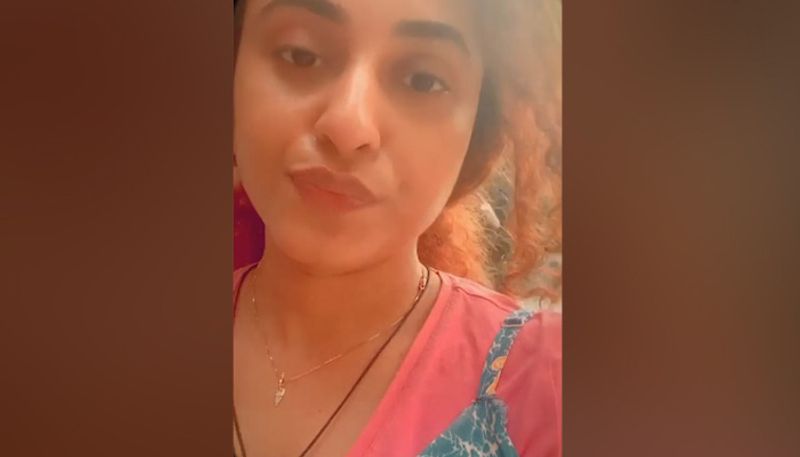 Former Bigg Boss Malayalam couple contestants Pearle Maaney, Srinish Aravind expecting their first child; see pics-snj